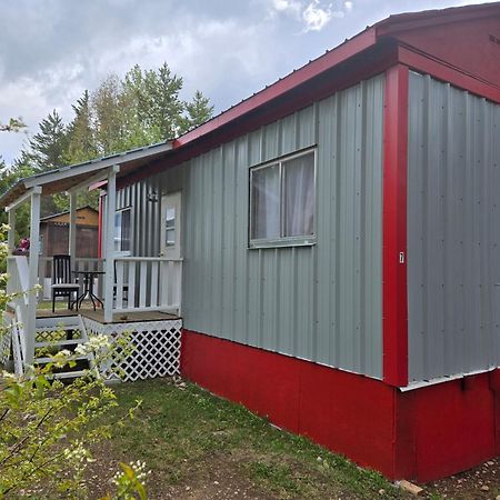 蓝河小屋及露营地 布卢里弗 外观 照片