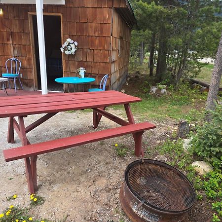 蓝河小屋及露营地 布卢里弗 外观 照片