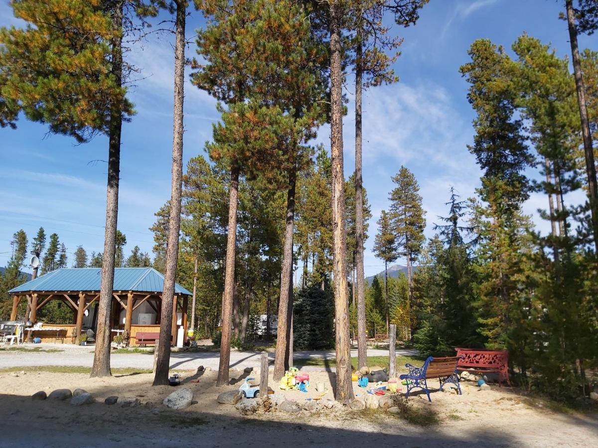 蓝河小屋及露营地 布卢里弗 外观 照片