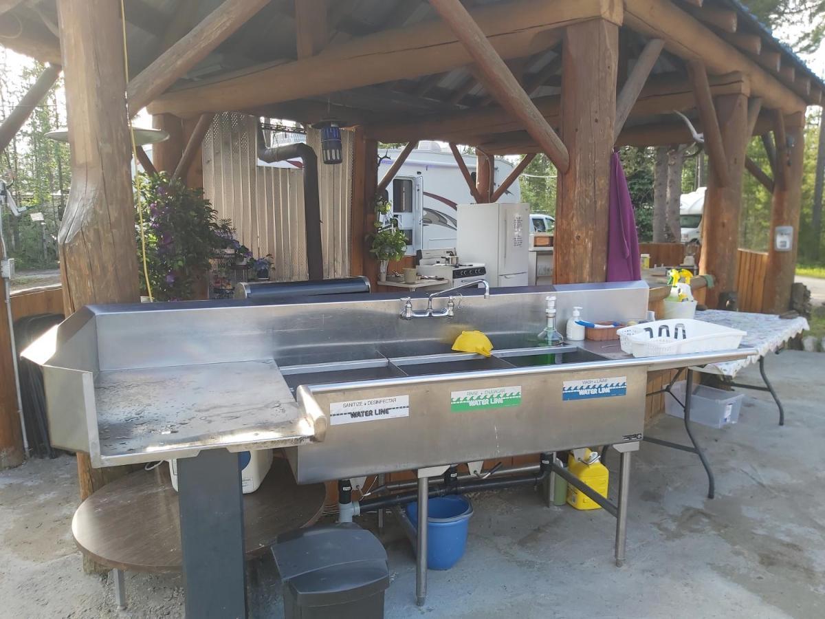 蓝河小屋及露营地 布卢里弗 外观 照片