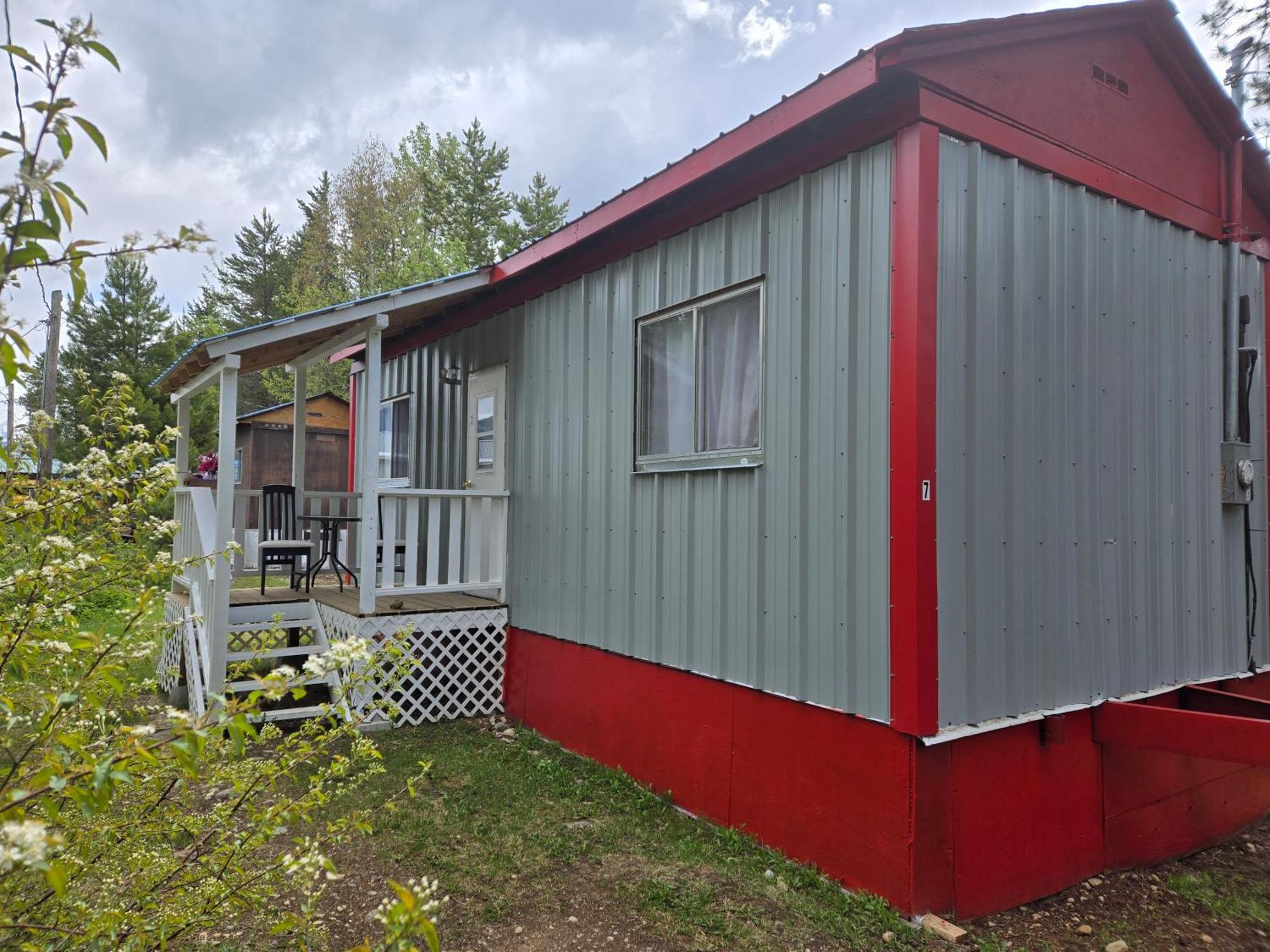 蓝河小屋及露营地 布卢里弗 外观 照片