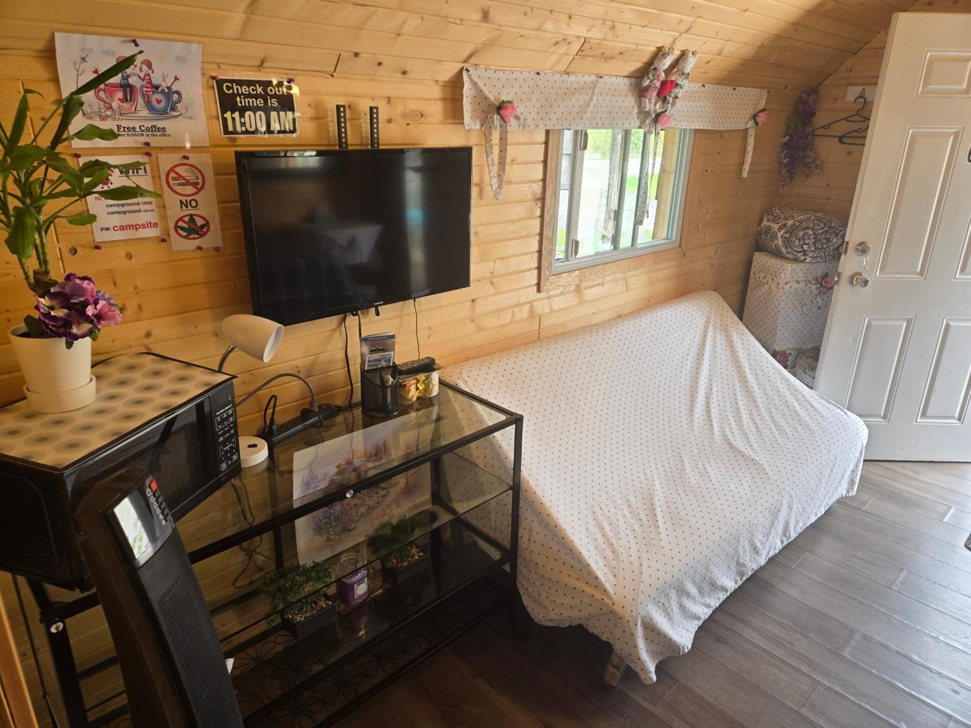 蓝河小屋及露营地 布卢里弗 外观 照片