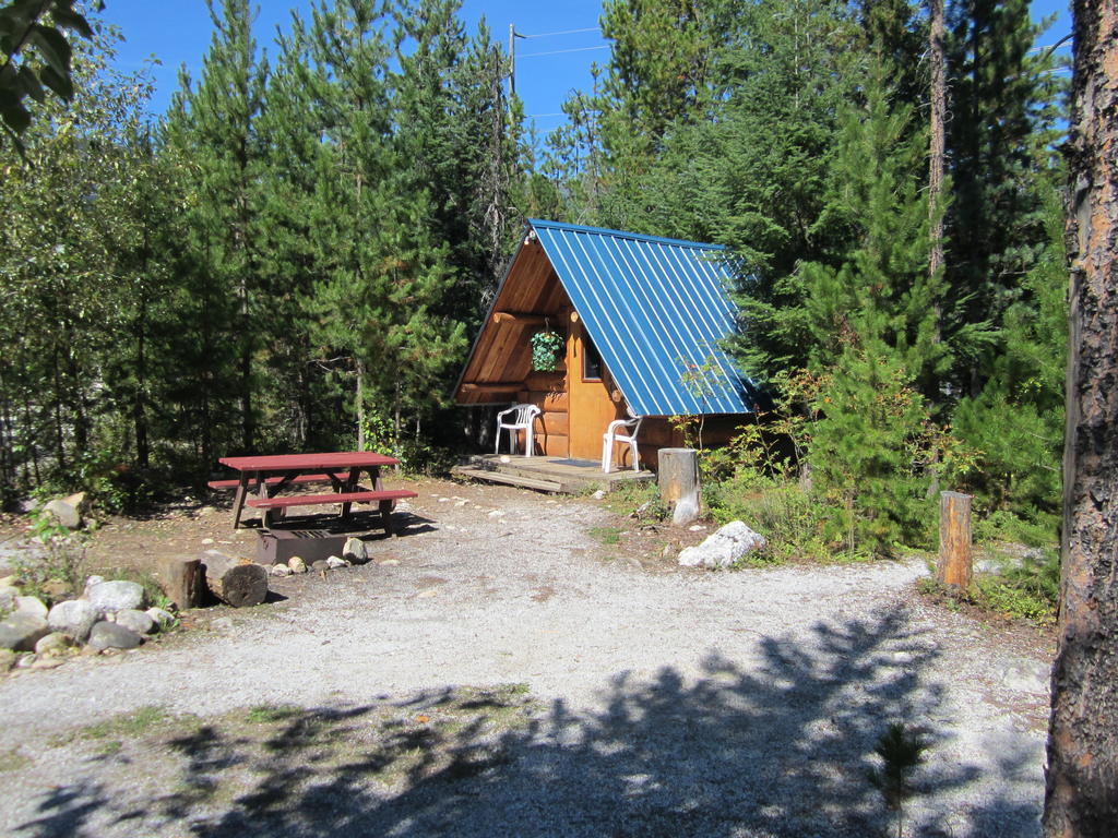 蓝河小屋及露营地 布卢里弗 外观 照片